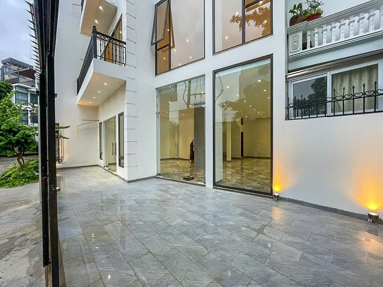 Khu Hiếm - Từ Hoa - Có Thang Máy - Pccc Đạt Chuẩn